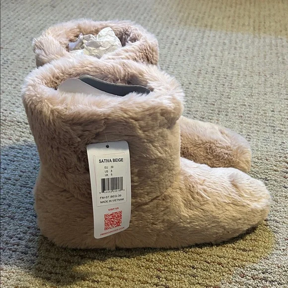 Freedom Moses KUSH COLLECTION Sativa Cozy Tan Winter Boots for Women - Picture 6 of 16